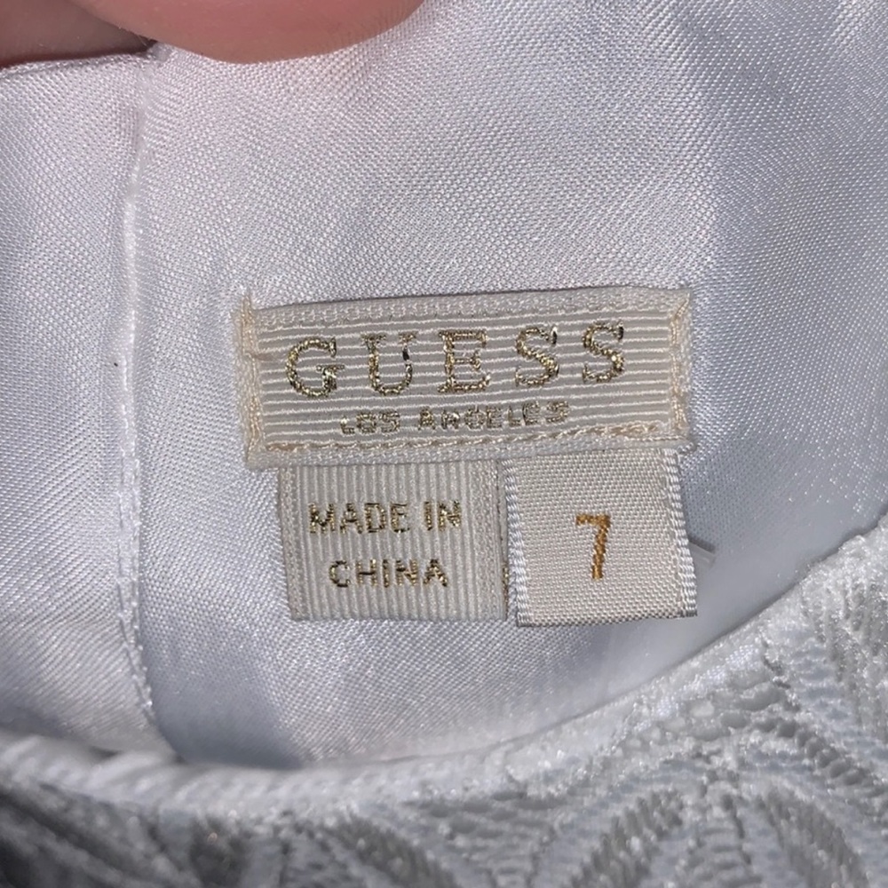 Guess - Picture 3 of 6